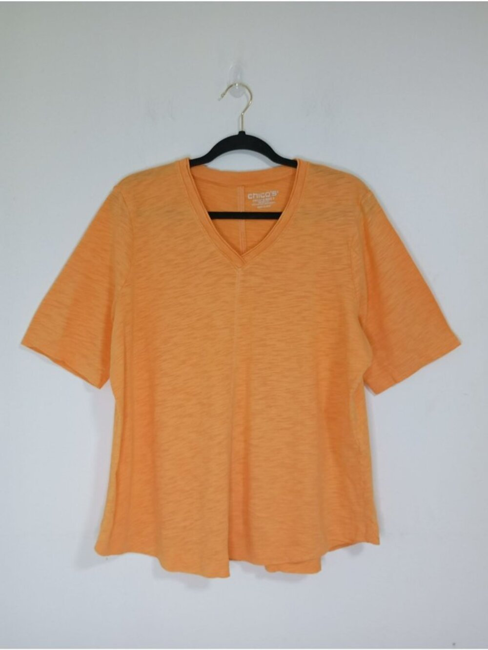 Chicos T-Shirt Orange V-Neck Tee Size 3 (XL) Short Sleeve Cotton Blend Womens.